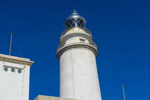 Mallorca Lighthouse Next Mediterranean Sea Blue Sky Clouds Calm Waters — Stock Photo, Image