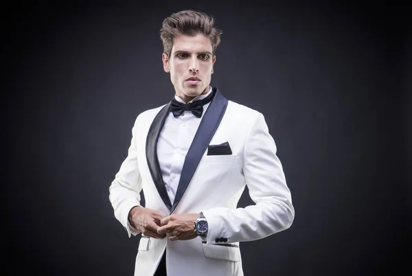 Boda Hombre Elegante Guapo Vestido Esmoquin Para Víspera Año Nuevo — Foto de Stock