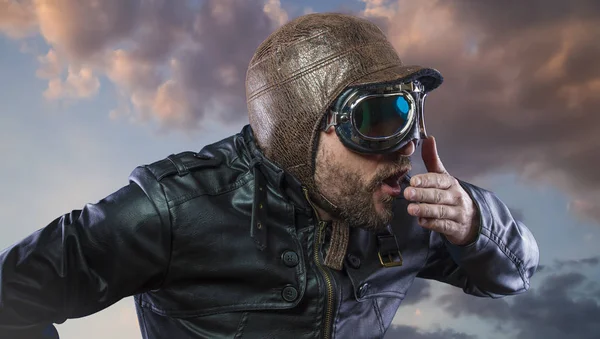 Accident Pilot 20S Sunglasses Vintage Aviator Helmet Wears Leather Jacket — Stock Photo, Image
