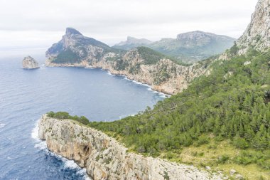 Cape formentor İspanya Majorca Adası üzerinde. Cliffs Akdeniz boyunca