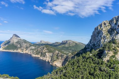 Formentor Ibiza Adası İspanya'da Akdeniz deniz kenarında tatil ve sahne yaz