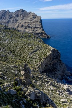 Ayak izleri İspanya, plaj Ibiza adasında tatil ve sahne yaz