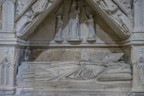 Sépulture Pierre Évêque Chrétien Intérieur Une Cathédrale Religieuse Espagne — Photo