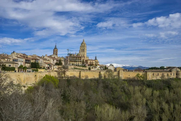 スペインの都市セゴビアの空中写真 古代ローマと中世都市 — ストック写真