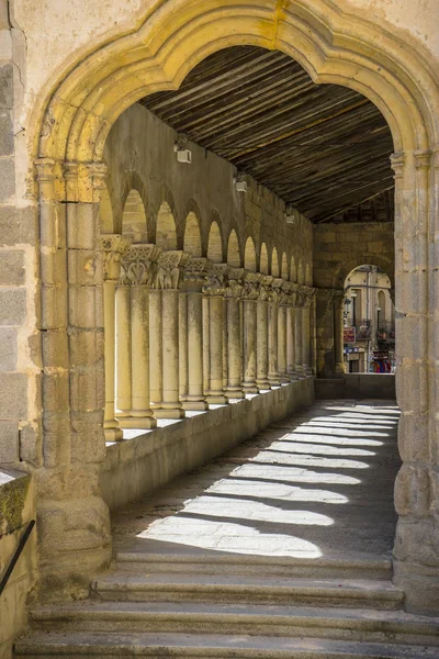 有名なローマ水道橋 スペインのセゴビアの町 — ストック写真