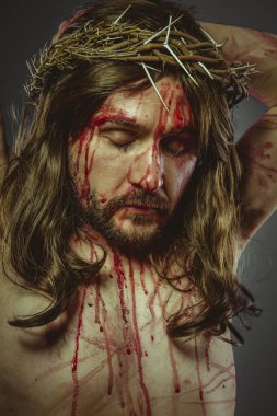 Calvary temsil Calvary İsa Mesih'in çarmıha gerilmiş. Kutsal hafta İspanya. dikenli taç olan adam