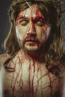 sembol, temsil Calvary İsa Mesih'in çarmıha gerilmiş. Kutsal hafta İspanya. dikenli taç olan adam