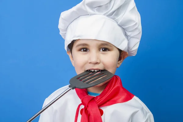 Malý Chlapec Obleku Cook Modrém Pozadí — Stock fotografie