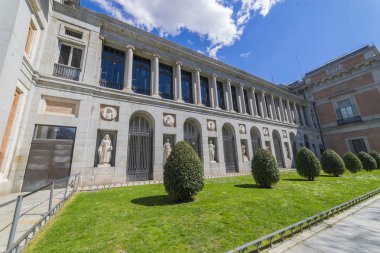 Prado Müzesi, eski Sanat Galerisi İspanya, Madrid ana Cephesi. Ressam Velazquez tarafından heykel 