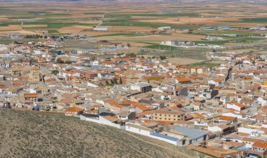 Havadan görünümü, kasaba Consuegra il Toledo, İspanya