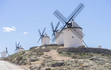 Turizm, yel değirmenleri İspanya sahada yukarıda güzel yaz