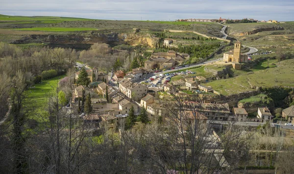 Anteny widoki z hiszpańskiego miasta Segovia. Starożytne rzymskie i m — Zdjęcie stockowe
