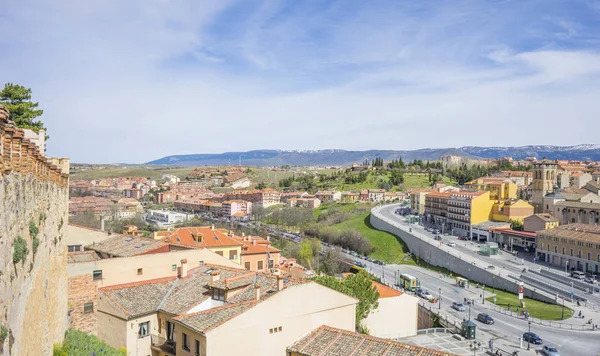 Vistas aéreas de la ciudad española de Segovia. Antiguo romano y m —  Fotos de Stock