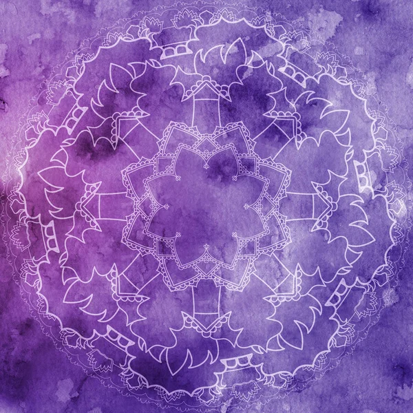 다채로운 수채화에 보라색 만다라입니다 빈티지 라운드 패턴입니다 추상적인 배경입니다 장식적인 — 스톡 사진