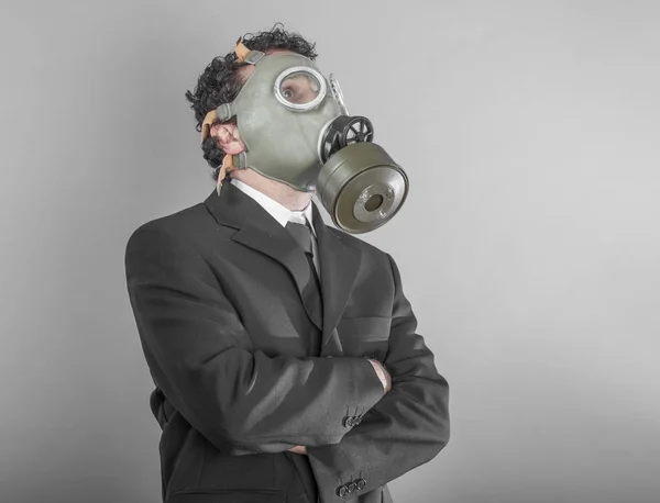 Young Businessman Gas Mask Grey Background — Stock Photo, Image