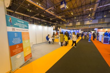 Madrid, İspanya. 25 Nisan 2018.Omexpo 2018 Fuarı, pazarlama dijital düzenlenen Madrid IFEMA pavyonlar