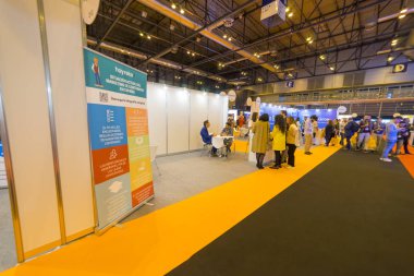 Madrid, İspanya. 25 Nisan 2018.Omexpo 2018 Fuarı, pazarlama dijital düzenlenen Madrid IFEMA pavyonlar