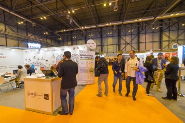 Madrid, İspanya. 25 Nisan 2018.Omexpo 2018 Fuarı, pazarlama dijital düzenlenen Madrid IFEMA pavyonlar