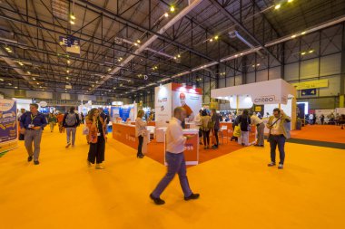 Madrid, İspanya. 25 Nisan 2018.Omexpo 2018 Fuarı, pazarlama dijital düzenlenen Madrid IFEMA pavyonlar