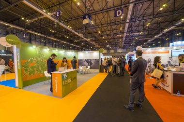 Madrid, İspanya. 25 Nisan 2018.Omexpo 2018 Fuarı, pazarlama dijital düzenlenen Madrid IFEMA pavyonlar