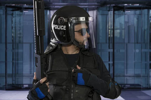 Police Armed Riot Helmet Vest Business Center Protecting — Stock Photo, Image