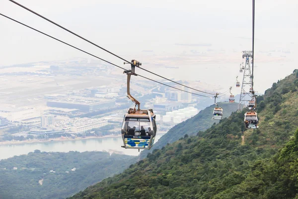 HONG KONG NONG PING 5 de dezembro de 2014: Teleférico de longa distância — Fotografia de Stock