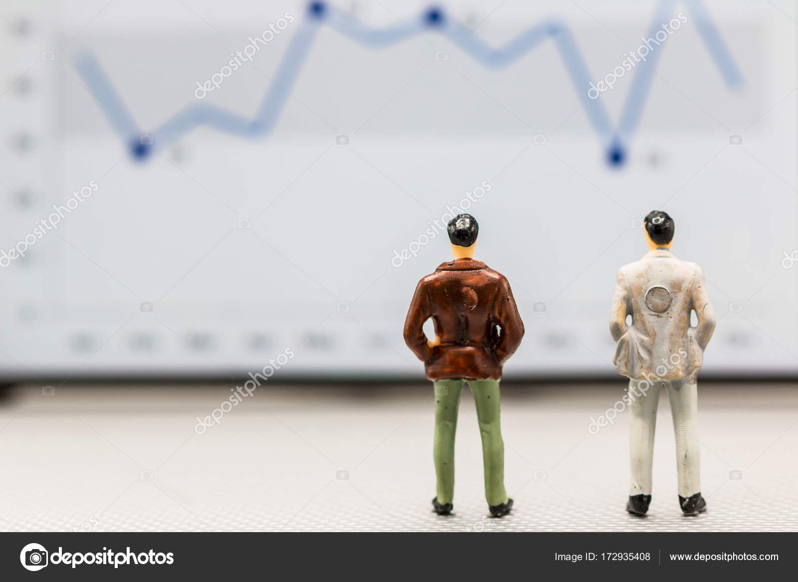 small people figures