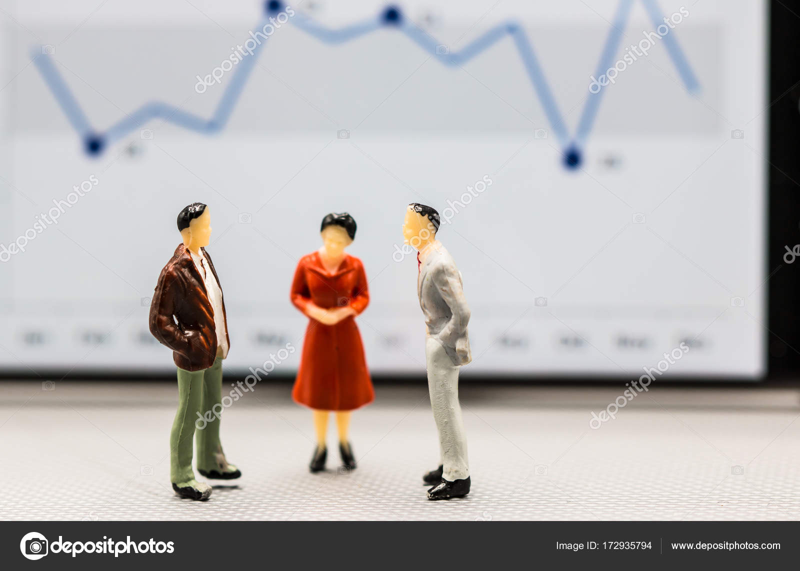 small people figures