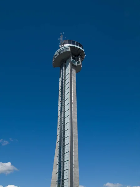 Torre de control de tráfico aéreo — Foto de Stock