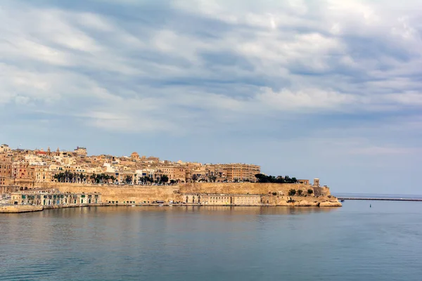 Csodálatos Kilátás Nyílik Vallettára Senglea Gardjola Kertekből Valletta Tükröződik Nyugodt — Stock Fotó