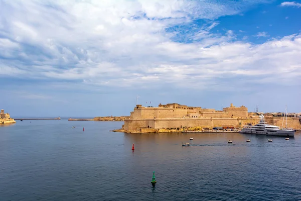 Luxus Jacht Lehorgonyzott Fort Angelo Birgu Ricasoli Breakwater Valletta Breakwater — Stock Fotó