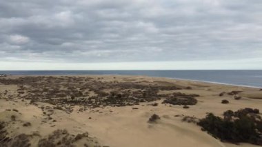 Maspalom kum tepeleri, panorama drone görüntüleri.