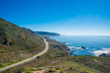 Kaliforniya'nın kıyı şeridinde California devlet yolu 1, inci