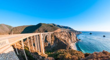 Pacific Coast Highway, Kaliforniya köprüde Bixby