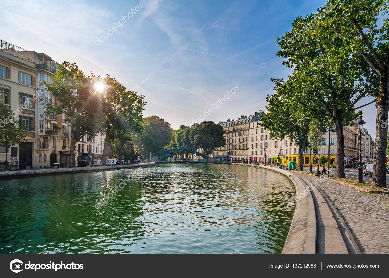 Paris Canal Saint Martin, France — Stock Photo © ademyan 137212988