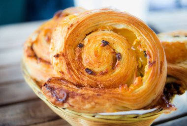 Unlu tatlı taze pişmiş mal