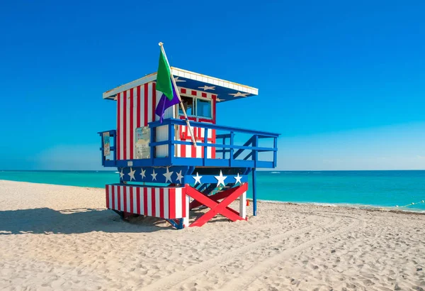 Lifeguard Tower a South Beach, Miami Beach, Florida — Foto Stock