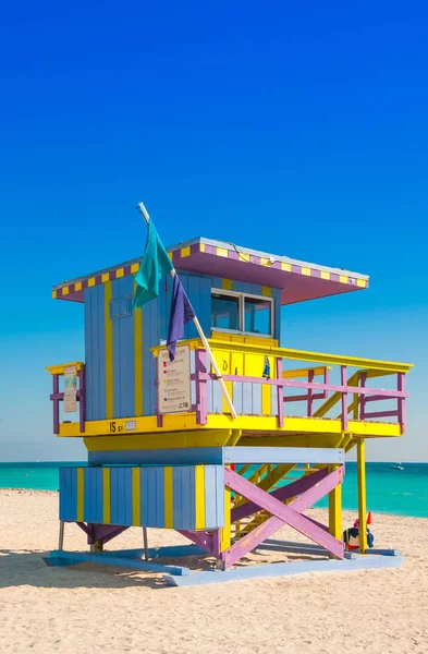 在佛罗里达州迈阿密海滩，南部海滩救生塔 — 图库照片