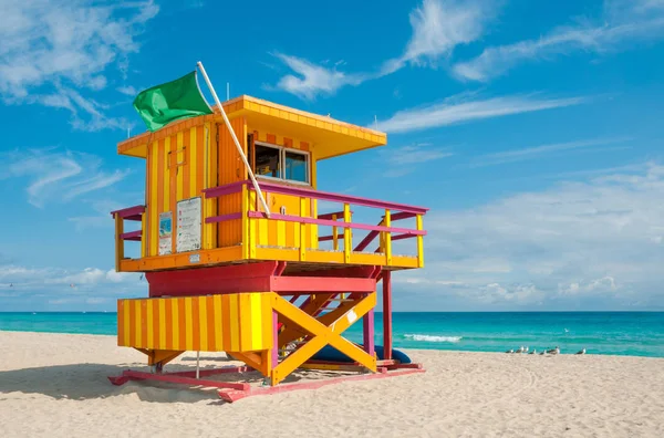 Rettungsschwimmturm am Südstrand, Miami Beach, Florida — Stockfoto