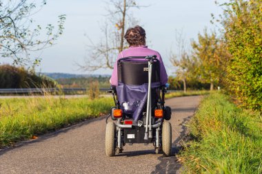 Motorlu tekerlekli sandalye