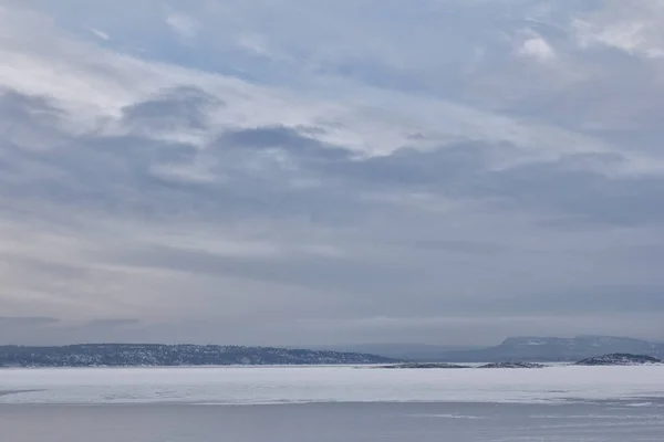Kışın buzlu oslo Fiyordu görünümünü — Stok fotoğraf