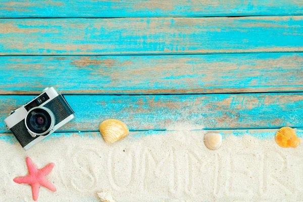 Letní Pozadí Pohled Shora Beach Pískové Retro Fotoaparát Hvězdice Mušle — Stock fotografie