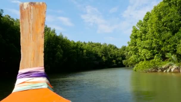 传统的泰式尾船沿运河漂流 — 图库视频影像