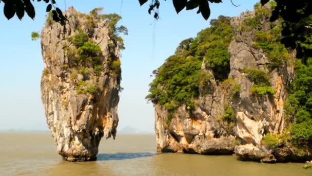 James Bond Island Khao Phing Kan, Ko Tapu, Phang Nga Bay, Thailand — стоковое видео