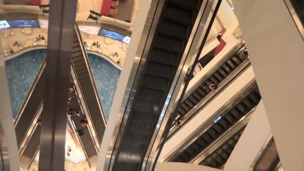 Bangkok, Tayland - 26 Aralık, 2017: Siam Paragon alışveriş merkezi — Stok video