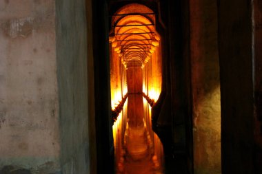 Türk müzesinde sütunlar, Istanbul