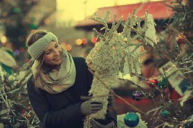 kız ve şehir ve dekorasyon