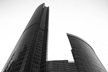 Şehir içinde modern gökdelenler