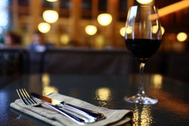 Doğu restoranda hizmet tablo