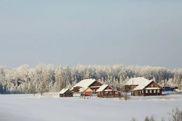 Paesaggio invernale in campagna — Foto Stock